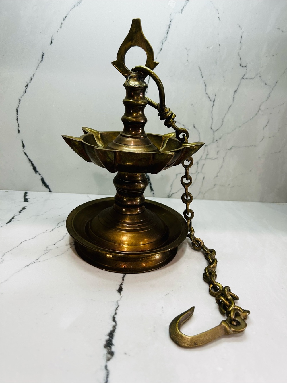 Antique-Style Brass Oil Lamp - Golden Brown Decorative Home Accent